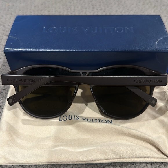 LV Waimea Sunglasses Unisex - Picture 3 of 3